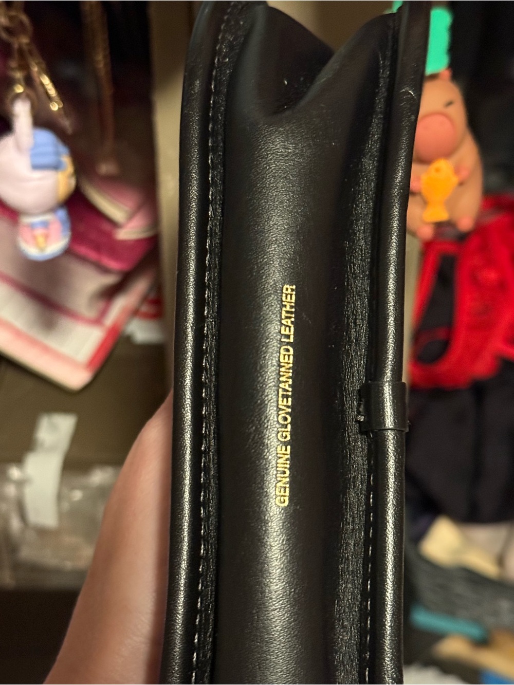 Classic Coach Black Leather Crossbody Bag with Gold Hardware - Picture 4 of 5